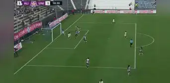Luz Campoverde anota un golazo de cabeza y Universitario empata el clásico ante Alianza Lima