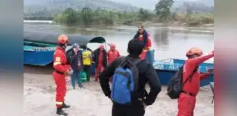 Tres turistas fallecieron y 6 sobrevivieron tras ser arrastrados por el río en Junín Tres turistas fallecieron y 6 sobrevivieron tras ser arrastrados por el río en Junín