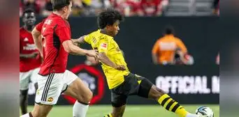 Borussia Dortmund volteó el marcador y derrotó 3-2 al Manchester United en partido amistoso