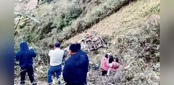 Casi 20 muertos dejan accidente en Piura y huaico en Junín durante feriado largo Casi 20 muertos dejan accidente en Piura y huaico en Junín durante feriado largo