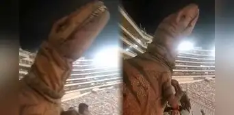 ¿Un dinosaurio en el Monumental? Hinchas cremas quedan asombrados ante insólito suceso