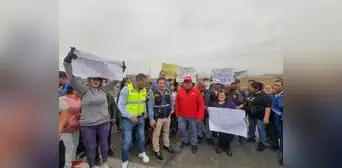 Vecinos realizan plantón exigiendo el retiro de los peajes de Puente Piedra Vecinos realizan plantón exigiendo el retiro de los peajes de Puente Piedra