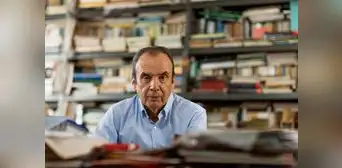 Otras disquisiciones, colección de textos del periodista Víctor Hurtado, en versión ampliada y definitiva