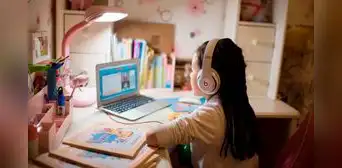 China prohibirá a todos los menores de 18 años ingresar a internet de noche