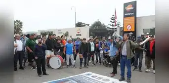 Protestan en exteriores de Repsol por alerta de nuevo derrame de petróleo en playas de Ventanilla Protestan en exteriores de Repsol por alerta de nuevo derrame de petróleo en playas de Ventanilla