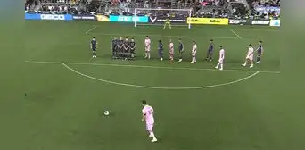 Pedro Gallese y su fenomenal atajada para evitar que Lionel Messi marque golazo de tiro libre