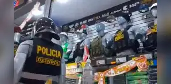 Rímac: comerciantes venden uniforme policial desde S/65 sin pedir código de identidad de la PNP