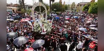 Fiesta de la Santísima Cruz de Motupe: cientos de fieles llegan a la iglesia de San Julián Fiesta de la Santísima Cruz de Motupe: cientos de fieles llegan a la iglesia de San Julián