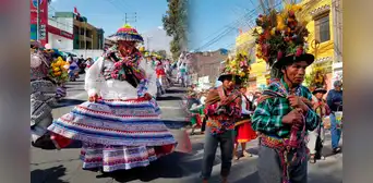 Pasacalle regional de Arequipa: presentaron variadas danzas en honor a la Ciudad Blanca