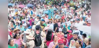 Chiclayo: fieles llegan a Motupe para venerar y recibir la bendición del santo madero