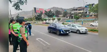 Comas: combis y cústeres ingresaron a la avenida Naranjal el 8 de agosto, pese a restricciones Comas: combis y cústeres ingresaron a la avenida Naranjal el 8 de agosto, pese a restricciones
