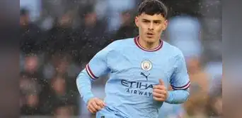 Rechazó a Perú y ahora se va del Manchester City: el insólito destino de Alexander Robertson Rechazó a Perú y ahora se va del Manchester City: el insólito destino de Alexander Robertson