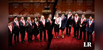 Congresistas de Acción Popular renuncian a la bancada tras elección de Darwin Espinoza como vocero Congresistas de Acción Popular renuncian a la bancada tras elección de Darwin Espinoza como vocero