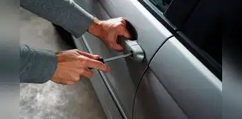 El 'peine': la herramienta más utilizada por los delincuentes para hurtar un carro en 1 minuto El 'peine': la herramienta más utilizada por los delincuentes para hurtar un carro en 1 minuto