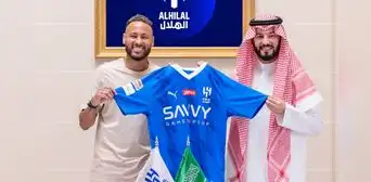 Al Hilal presentó a Neymar Junior, quien ganará más de 300 millones de euros por 2 años Al Hilal presentó a Neymar Junior, quien ganará más de 300 millones de euros por 2 años