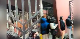 ¡Llevaron colchones y frazadas! Alumnos de la UNMSM acamparon para recibir almuerzo especial ¡Llevaron colchones y frazadas! Alumnos de la UNMSM acamparon para recibir almuerzo especial