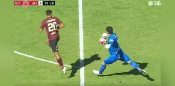 ¿Por qué el árbitro Alarcón anuló el gol de Alex Valera tras obstrucción? Esto dice el reglamento ¿Por qué el árbitro Alarcón anuló el gol de Alex Valera tras obstrucción? Esto dice el reglamento