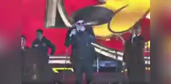 ‘El Lobo’ llora al recordar a su familia en concierto de aniversario de Huánuco
