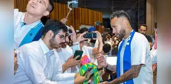 Neymar y el gran furor que originó en su llegada a tierras árabes: “Estoy aquí, en Arabia Saudita”