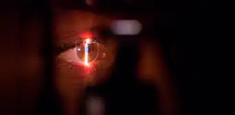 Inteligencia artificial detecta signos del párkinson en los ojos 7 años antes de los primeros síntomas