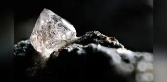 Fuentes de diamantes emergen del interior de la Tierra por la separación de continentes Fuentes de diamantes emergen del interior de la Tierra por la separación de continentes