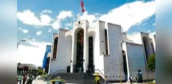 Arequipa: dictan 8 meses de prisión preventiva contra profesor acusado de tocamientos indebidos