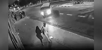 Conductor de combi pierde el control y mata a embarazada de 8 meses que caminaba junto a su novio Conductor de combi pierde el control y mata a embarazada de 8 meses que caminaba junto a su novio