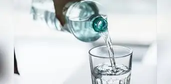 ¿Te hidratas lo suficiente? Conoce la fórmula para calcular cuántos vasos de agua tomar en el día