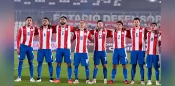 'Joya' de Paraguay sufrió lesión a la rodilla y preocupa a 2 semanas del partido ante Perú 'Joya' de Paraguay sufrió lesión a la rodilla y preocupa a 2 semanas del partido ante Perú