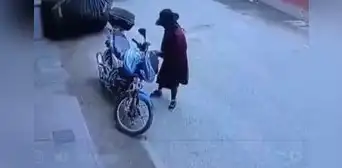 Puente Piedra: adulta mayor es captada robando partes de moto lineales Puente Piedra: adulta mayor es captada robando partes de moto lineales