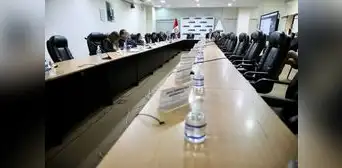 Debate del alza del sueldo mínimo sigue en lista de espera por ausencia del sector empresarial Debate del alza del sueldo mínimo sigue en lista de espera por ausencia del sector empresarial
