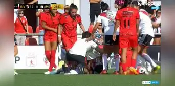 Jugadora de River Plate sufrió convulsiones en partido amistoso ante América de Cali Jugadora de River Plate sufrió convulsiones en partido amistoso ante América de Cali
