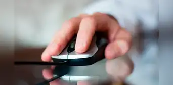 ¿No tienes un mouse pad? Estas son las superficies que reconoce y puedes usar en su lugar ¿No tienes un mouse pad? Estas son las superficies que reconoce y puedes usar en su lugar