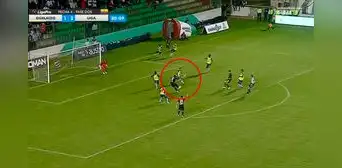 Paolo Guerrero cometió tremendo blooper con LDU de Quito y es duramente criticado por los hinchas
