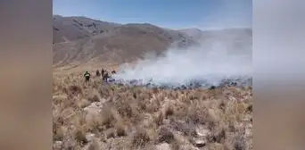 Tres nuevos incendios forestales afectan poblados de Castilla y Caylloma en Arequipa Tres nuevos incendios forestales afectan poblados de Castilla y Caylloma en Arequipa
