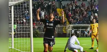 Saprissa no tuvo piedad: goleó 5-0 a Cobán Imperial y avanzó en la Copa Centroamericana Concacaf Saprissa no tuvo piedad: goleó 5-0 a Cobán Imperial y avanzó en la Copa Centroamericana Concacaf