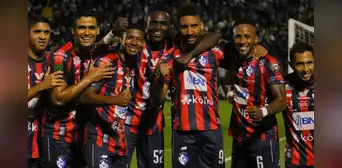 Cartaginés empató 2-2 con Universitario y clasificó a cuartos de final de la Copa Centroamericana Cartaginés empató 2-2 con Universitario y clasificó a cuartos de final de la Copa Centroamericana
