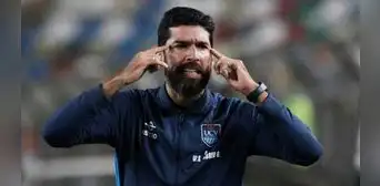 ¡No va más! César Vallejo anuncia la salida de Sebastián Abreu en el tramo final del Clausura