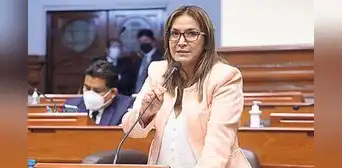 Eligen a congresista acusada de recortar sueldos como presidenta de Comisión de Cambio Climático Eligen a congresista acusada de recortar sueldos como presidenta de Comisión de Cambio Climático