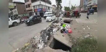 Chiclayo: peligro en la avenida Leguía: sin señalización y estructuras destruidas Chiclayo: peligro en la avenida Leguía: sin señalización y estructuras destruidas