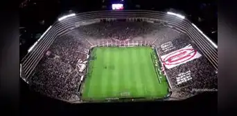 Universitario batió el récord sudamericano: más de 42.000 hinchas en la final ante Alianza Lima Universitario batió el récord sudamericano: más de 42.000 hinchas en la final ante Alianza Lima