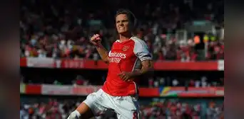Arsenal remontó 3-1 al Manchester United en un partido épico por la Premier League Arsenal remontó 3-1 al Manchester United en un partido épico por la Premier League