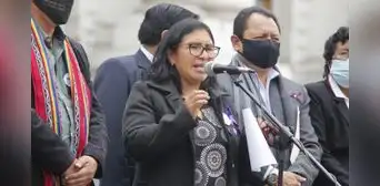 Ética recomienda suspender a Katy Ugarte por 30 días tras despedir a una trabajadora embarazada Ética recomienda suspender a Katy Ugarte por 30 días tras despedir a una trabajadora embarazada