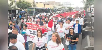 Comerciantes de Gamarra marchan pidiendo mayor seguridad y el fin de mafias Comerciantes de Gamarra marchan pidiendo mayor seguridad y el fin de mafias