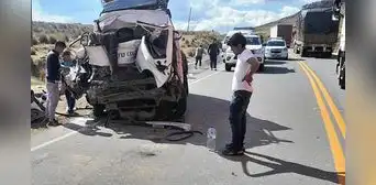 Choque entre cisterna y miniván deja 6 fallecidos en la Carretera Central, en Junín Choque entre cisterna y miniván deja 6 fallecidos en la Carretera Central, en Junín