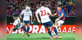 Cerro Porteño y Nacional empataron 1-1 en el clásico de Barrio Obrero por la liga paraguaya