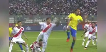 ¿Raúl Ruidíaz fue el verdadero culpable del gol de Marquinhos? Así fue el tanto de Brasil ¿Raúl Ruidíaz fue el verdadero culpable del gol de Marquinhos? Así fue el tanto de Brasil