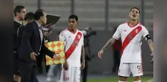 El motivo que desencadenó el fuerte reclamo de Paolo a Reynoso tras el gol de Brasil