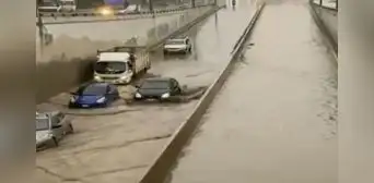 VMT: lluvias constantes en Lima provocan aniego en bypass de av. Pachacútec VMT: lluvias constantes en Lima provocan aniego en bypass de av. Pachacútec