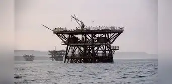 Producción de petróleo cayó a la tercera parte en manos privadas